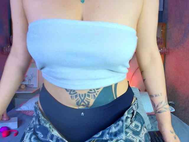 Ariia-Sweett webcam