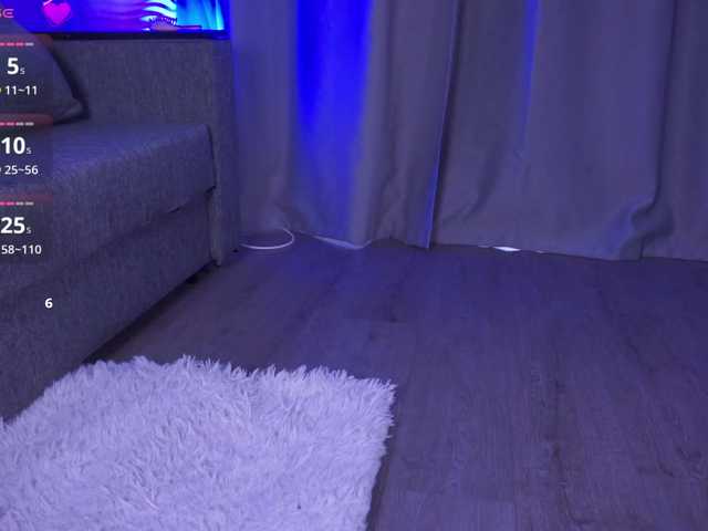 MentallyMonika live cam on BongaCams