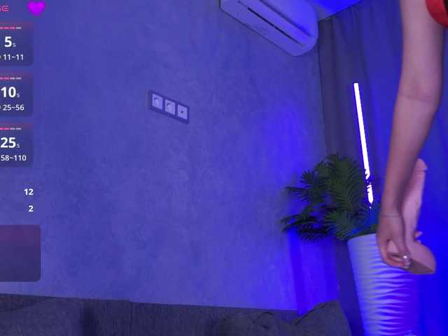 MentallyMonika live cam on BongaCams
