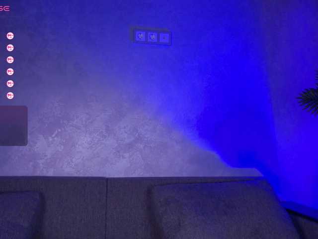 MentallyMonika live cam on BongaCams