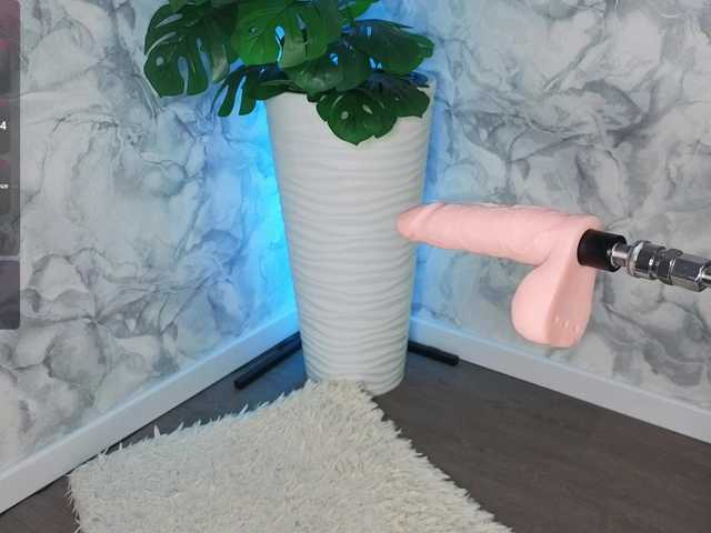 MentallyMonika live cam on BongaCams