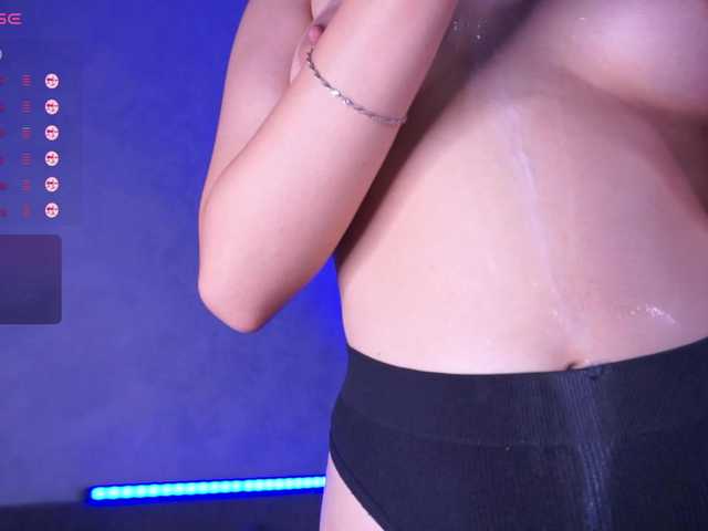 MentallyMonika live cam on BongaCams