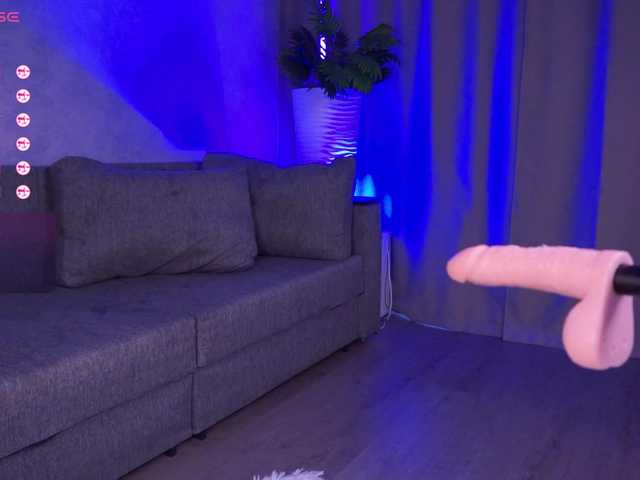 MentallyMonika live cam on BongaCams