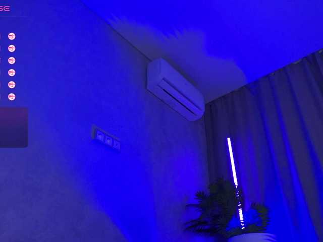 MentallyMonika live cam on BongaCams