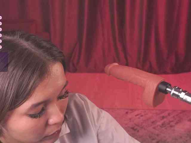 MentallyMonika webcam