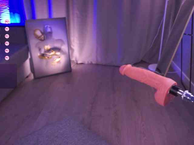 MentallyMonika webcam