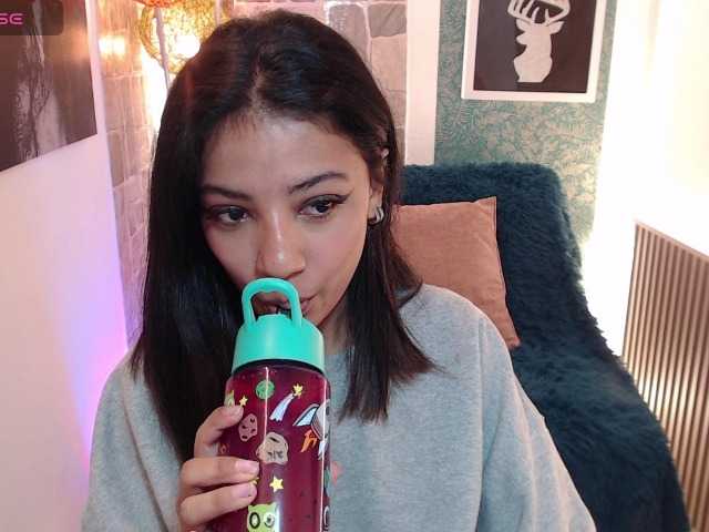 Scarleet-miaa live webcam show