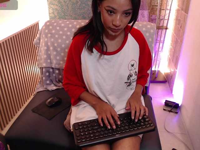 Scarleet-miaa, live now on BongaCams