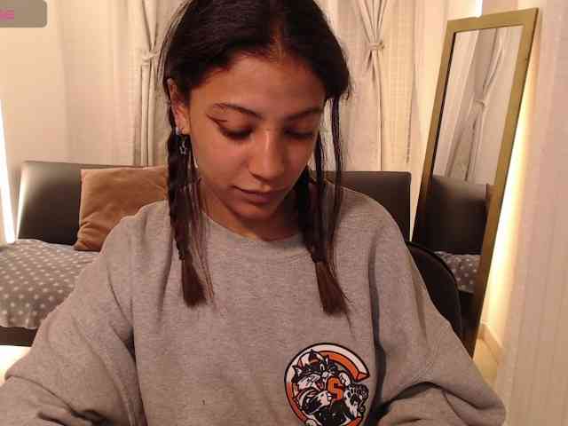 Scarleet-miaa webcam
