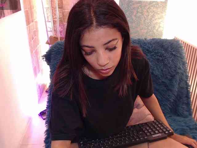 Scarleet-miaa webcam
