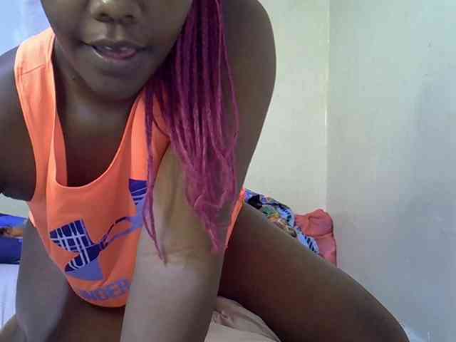 Sweet-Tiffany webcam