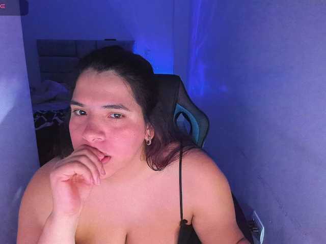 Karlathompson, en vivo ahora en BongaCams