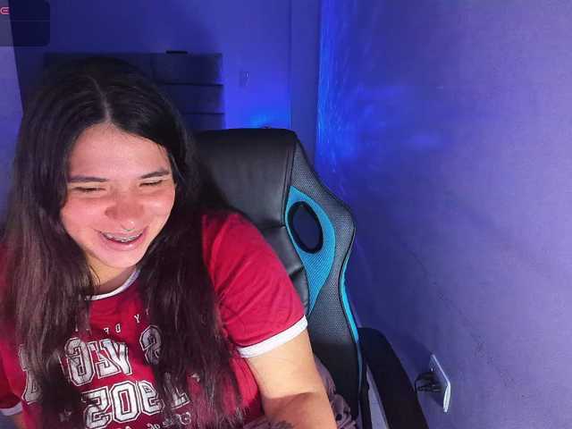 Karlathompson live cam on BongaCams