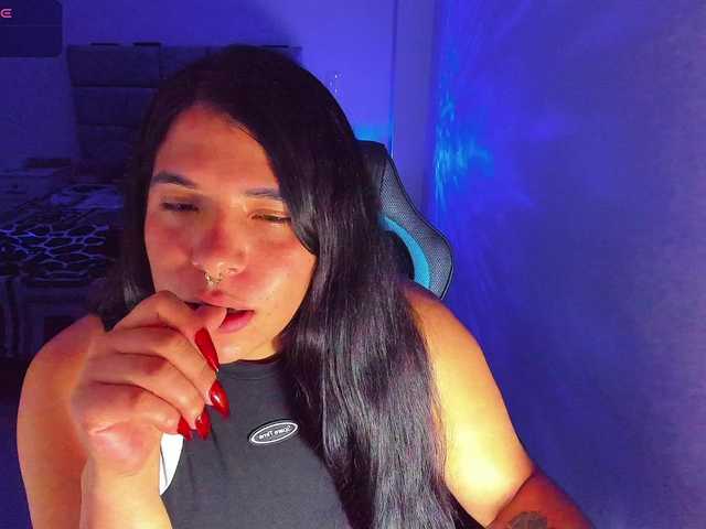 Karlathompson live cam on BongaCams