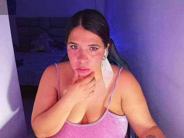 Karlathompson live cam on BongaCams