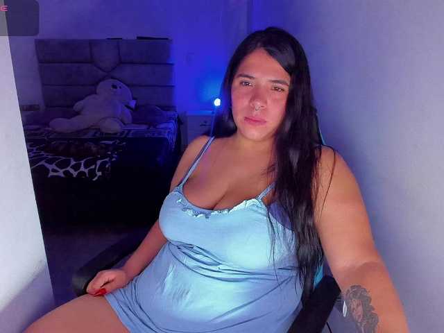 Karlathompson live cam