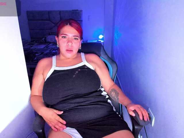 Karlathompson live cam on BongaCams