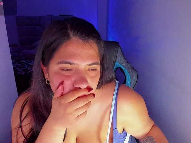 Karlathompson live cam