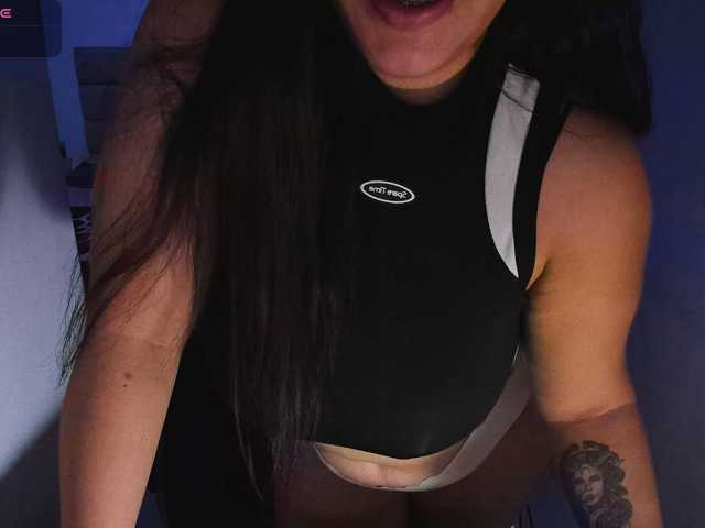 Karlathompson live cam on BongaCams