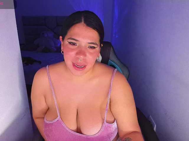 Karlathompson live cam on BongaCams