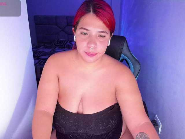 Karlathompson live cam on BongaCams