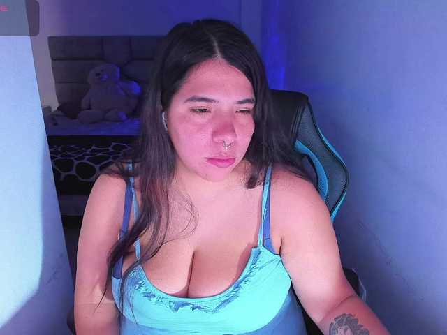 Karlathompson live cam on BongaCams