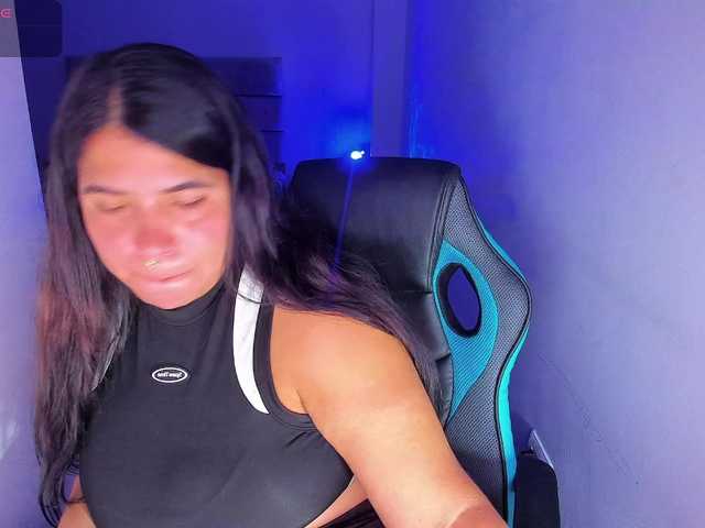 Karlathompson live cam on BongaCams
