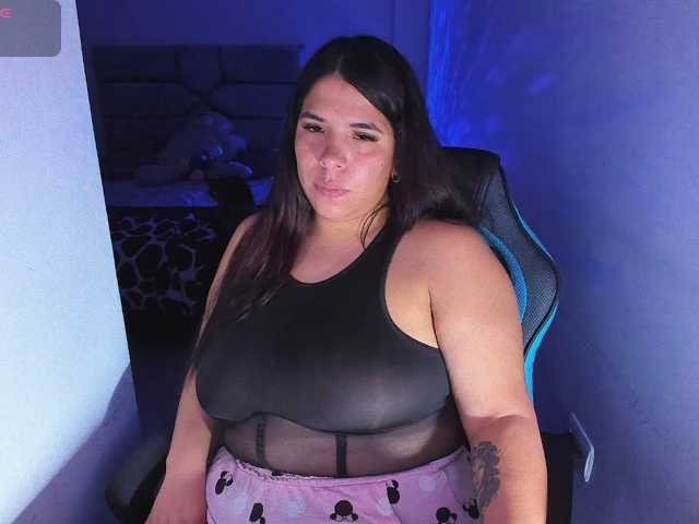 Karlathompson live cam on BongaCams