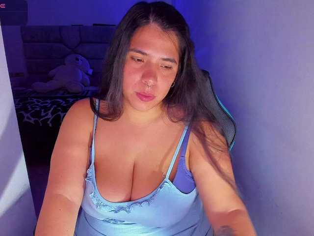 Karlathompson live cam