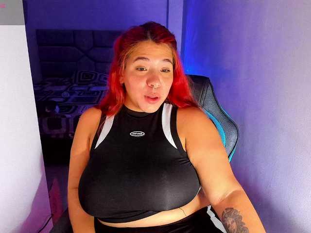 Karlathompson live cam on BongaCams