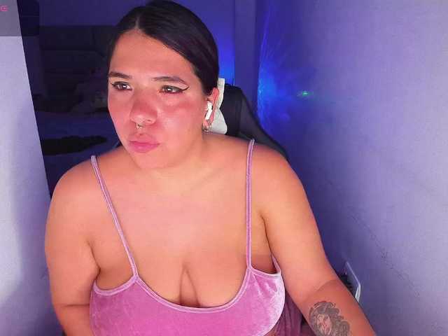 Karlathompson live cam on BongaCams