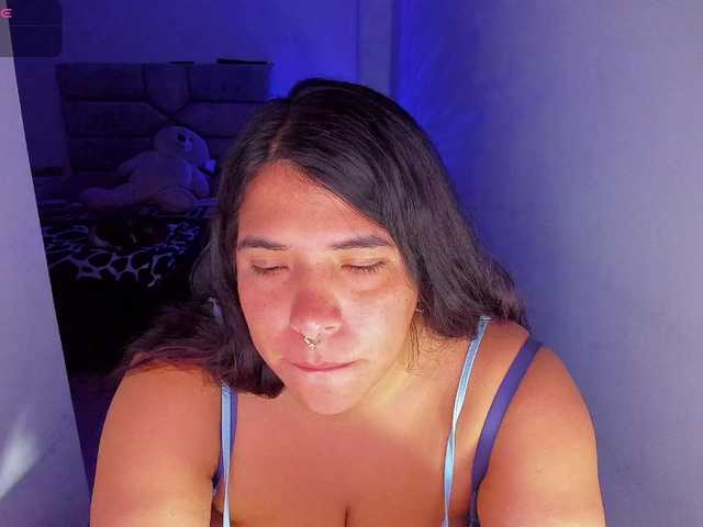 Karlathompson live cam