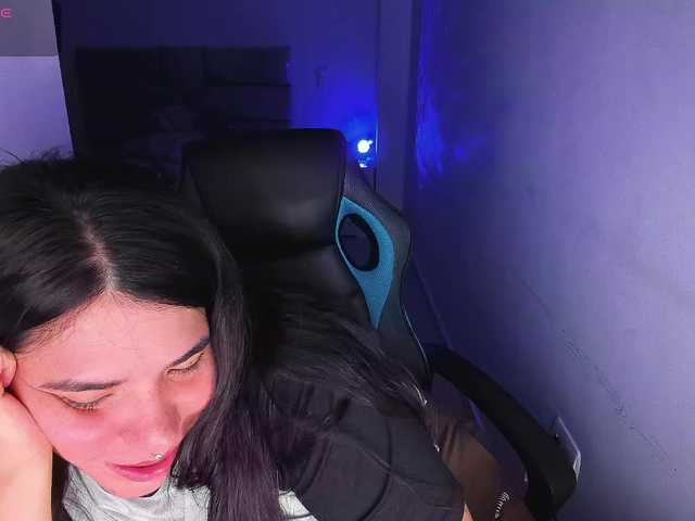 Karlathompson live cam on BongaCams