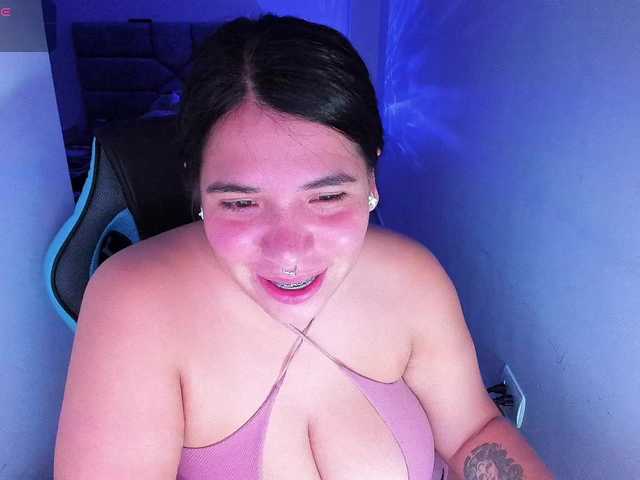 Karlathompson live cam on BongaCams