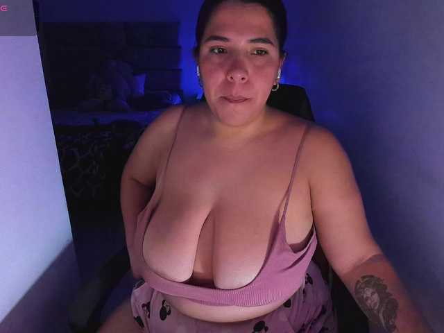 Karlathompson live cam on BongaCams