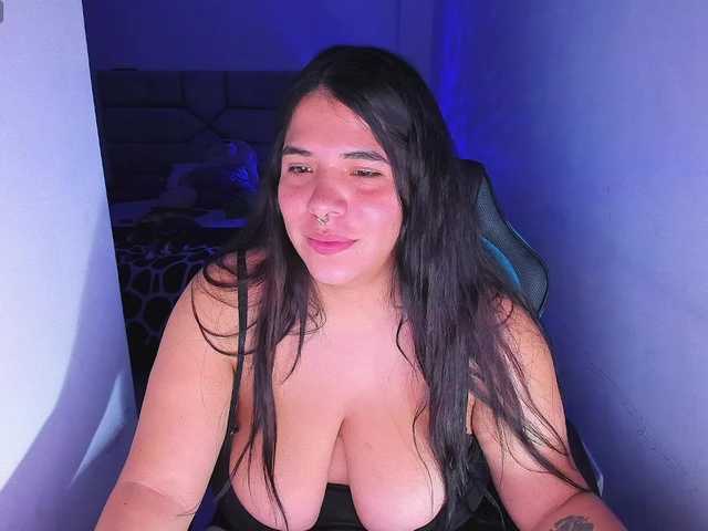 Karlathompson live cam on BongaCams