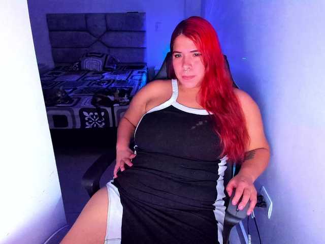 le modèle Karlathompson est en webcam porno dans un show sur le site bongacams, il possède les tags suivants: Latino/Hispanic,Redhead,Shaved