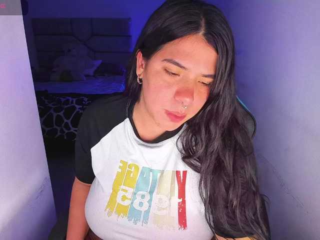 Karlathompson live cam on BongaCams