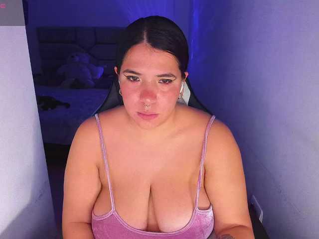 Karlathompson live cam on BongaCams