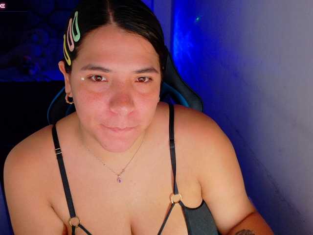 Karlathompson live cam on BongaCams