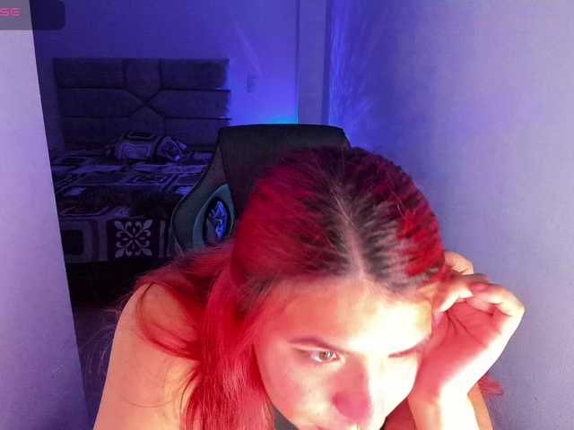 Karlathompson live cam on BongaCams