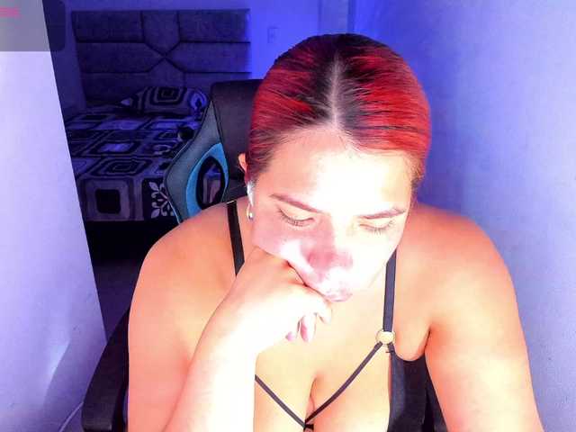 Karlathompson live cam on BongaCams