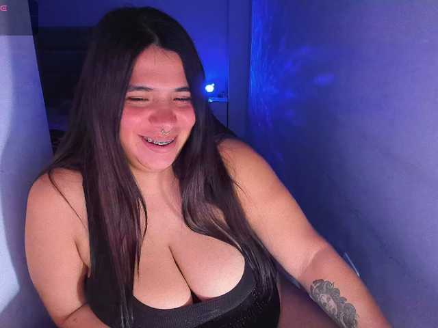 Karlathompson live cam on BongaCams