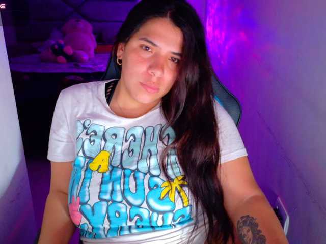 Karlathompson live cam on BongaCams