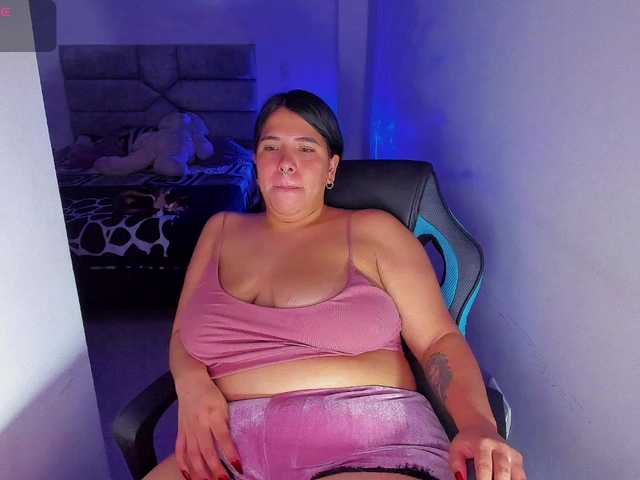 Karlathompson live cam on BongaCams