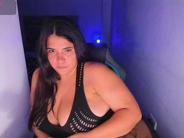 Karlathompson live cam on BongaCams