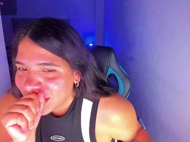 Karlathompson webcam
