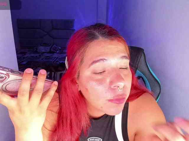 Karlathompson webcam