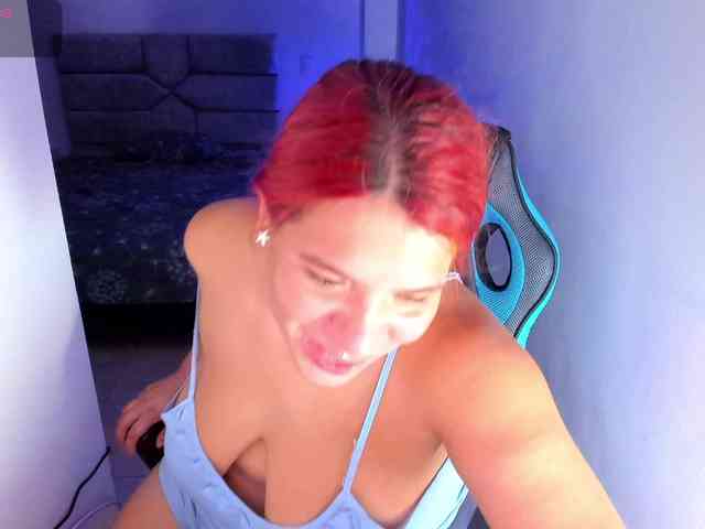 Karlathompson webcam