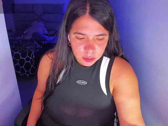 Karlathompson webcam